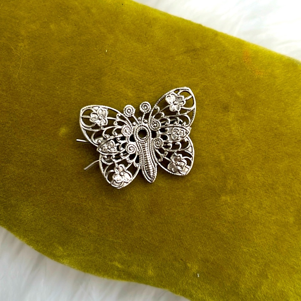 Early 2000’s Hair Barrette 🦋 Filigree Butterfly